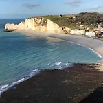 Maisonnette Art Loft Jardin Et Parking By Art De Voyager Holiday home Etretat