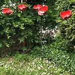 Holiday home Maisonnette Art Loft Jardin Et Parking By Art De Voyager