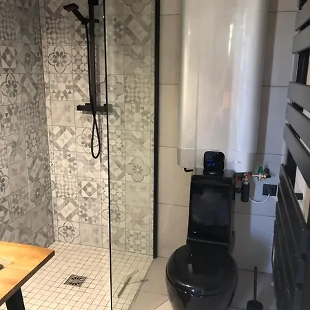 Maisonnette Avec Un Joli Jardin Étretat